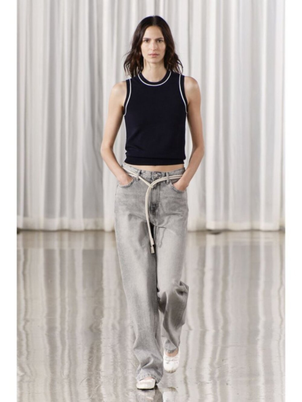 Zara ZW Collection Mid-Rise Relaxed Wide Leg Jeans Grey Size 6 / 38